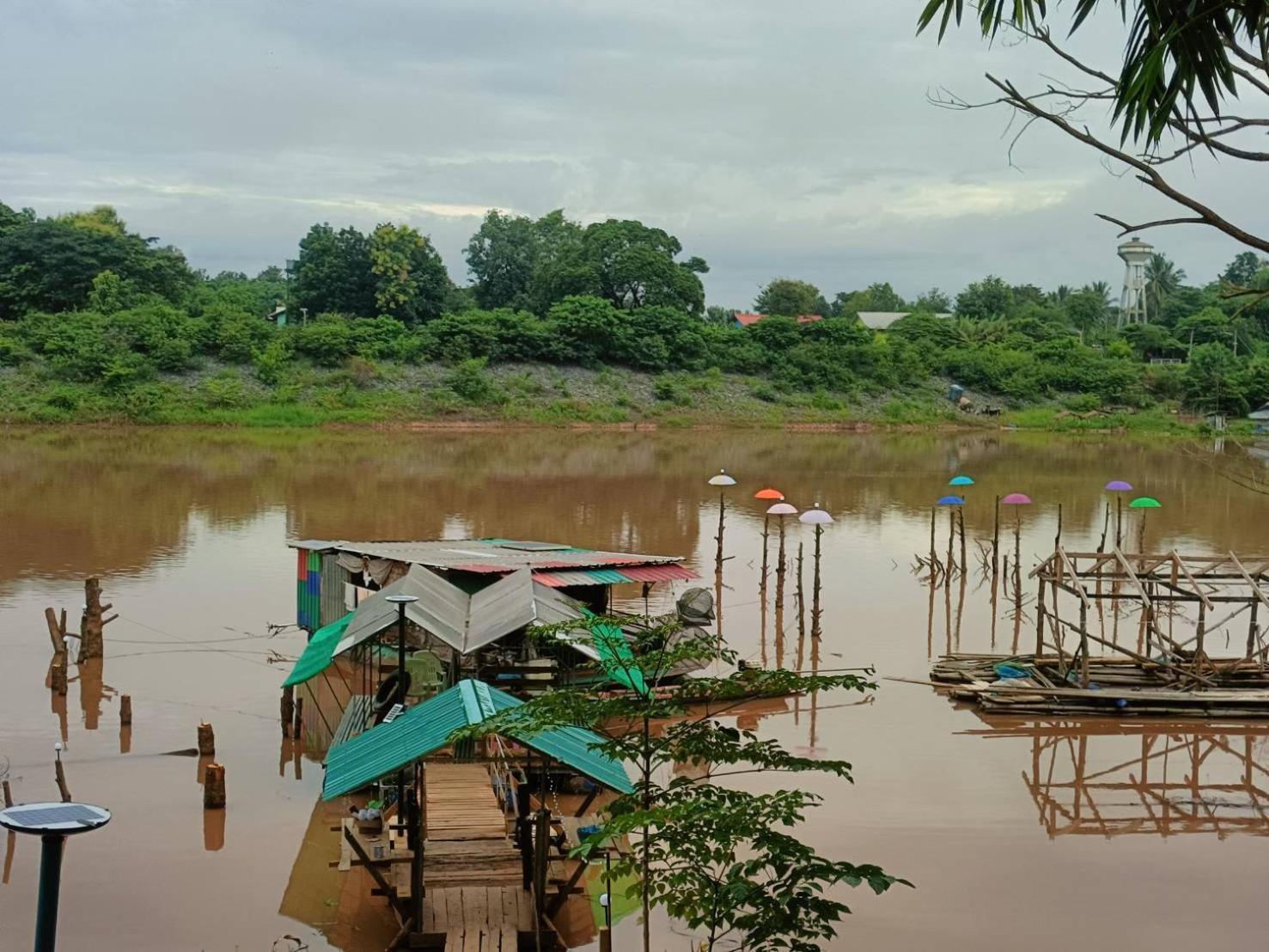 เฮือนน้ำน่าน House By The River Nan أوتاراديت المظهر الخارجي الصورة